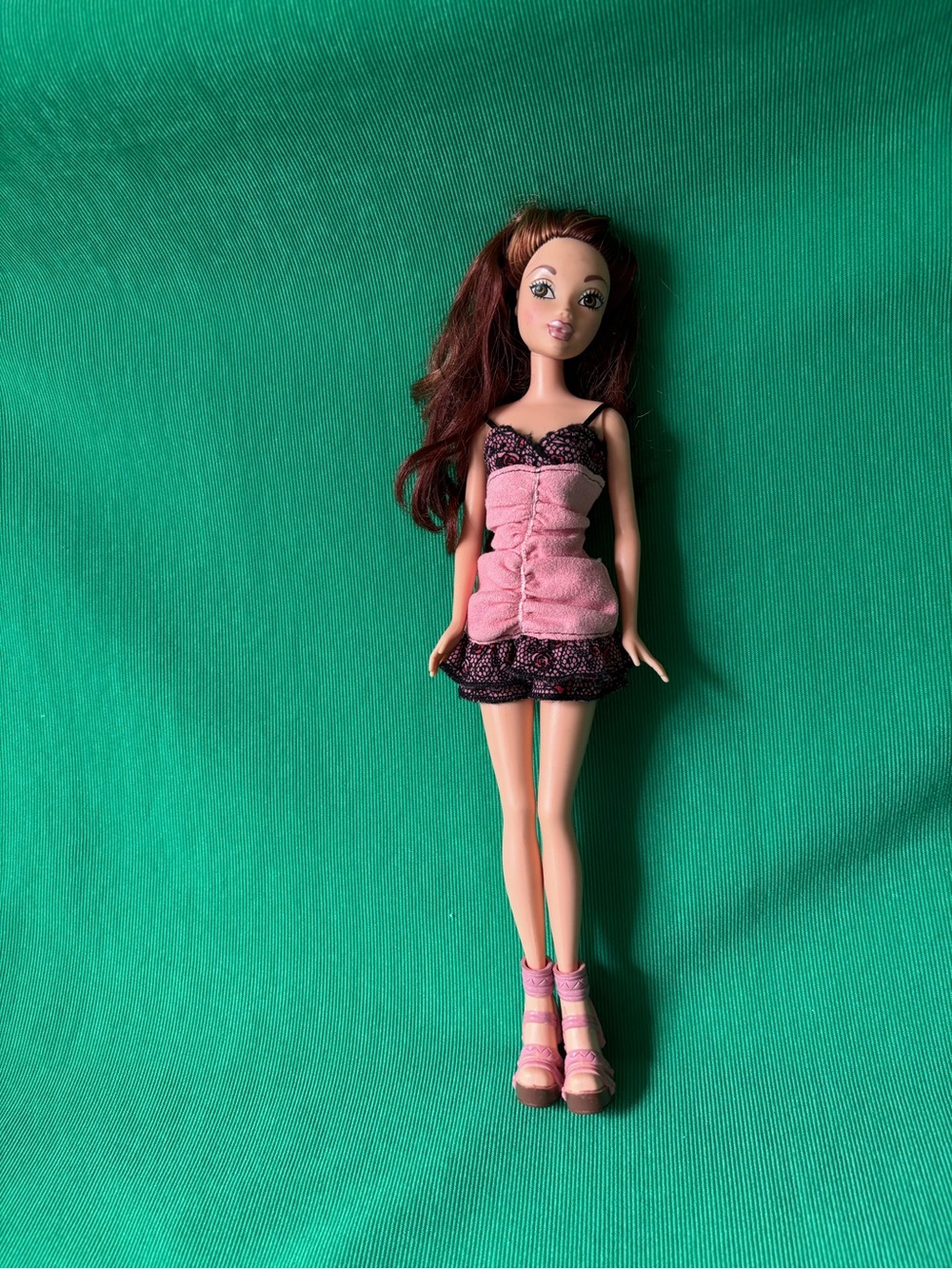 Barbie My Scene doll Chelsea clothes outfit brown eyes pink dress